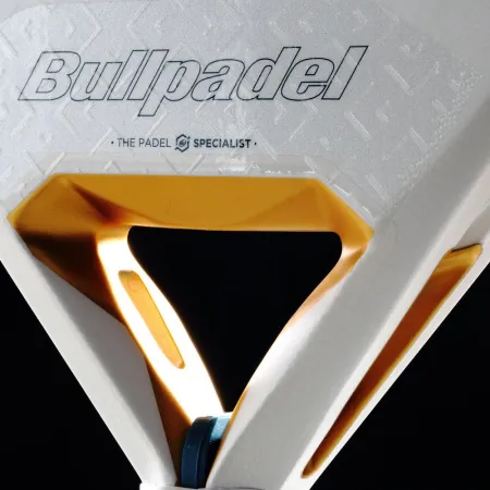 Ракетка для падела BULLPADEL Pearl 26, 493804, для профессионалов, карбон, бело-серый за 35&nbsp;929.50 ₽ купить в Чите