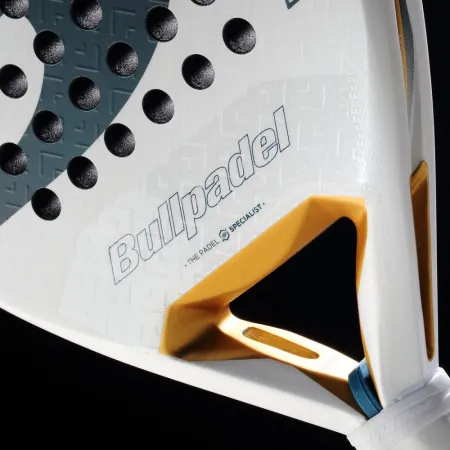 Ракетка для падела BULLPADEL Pearl 26, 493804, для профессионалов, карбон, бело-серый за 35&nbsp;929.50 ₽ купить в Чите